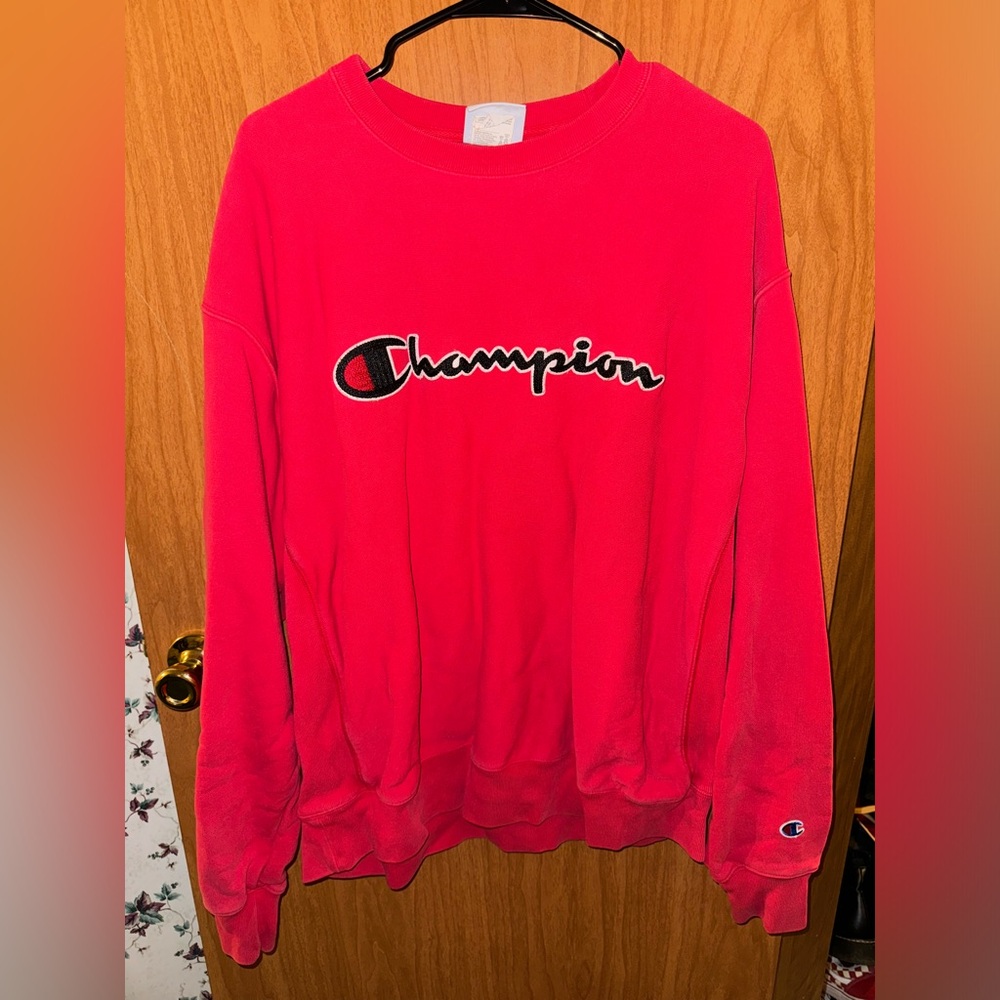 Oversized XL Champion crew neck. Red.